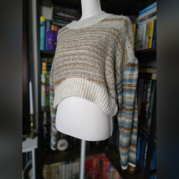 Urban Outfitters Beige and Blue Striped Sweater - Picture 5 of 10